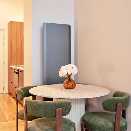 Maison Sixth June * باريس
