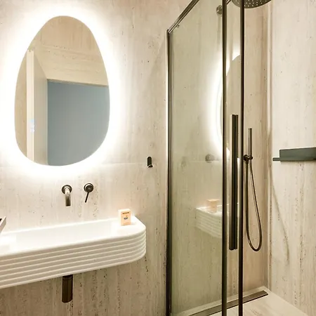 Maison Sixth June * باريس