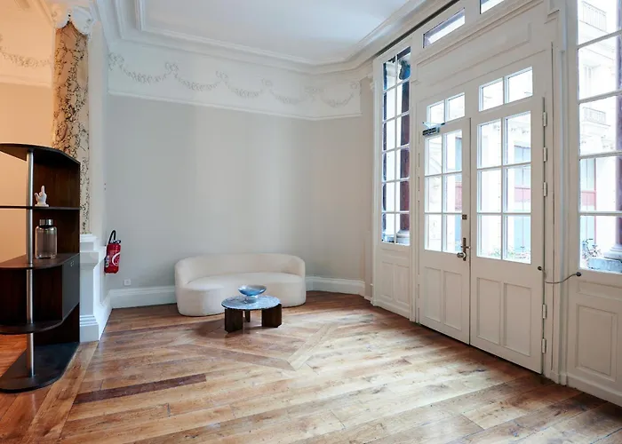 Maison Sixth June Apartment *