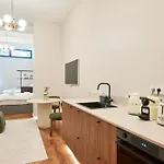 Maison Sixth June * Παρίσι
