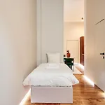 Maison Sixth June